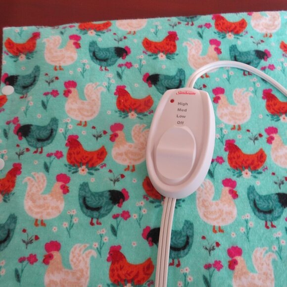 Heating Pad Cover, 12 x 15, Soft Flannel With Chickens, 3 Snap Closure - Picture 1 of 4